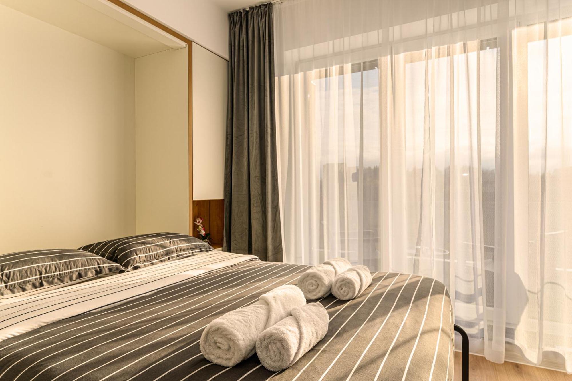 Luxury Landing Apartments Complex Qualis Брашов Экстерьер фото